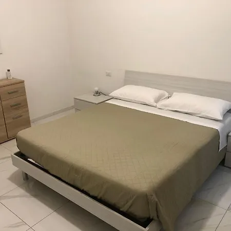 In - Two Flowers Guest house *